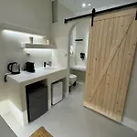White Jacuzzi Апартаменты Иос