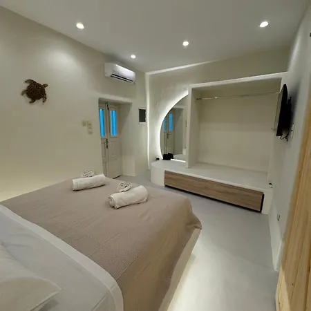 White Jacuzzi Ίος