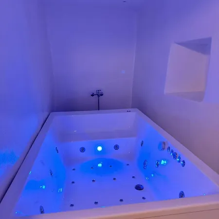 Lejlighed White Jacuzzi