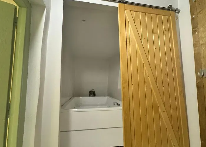 White Jacuzzi Lägenhet Ios